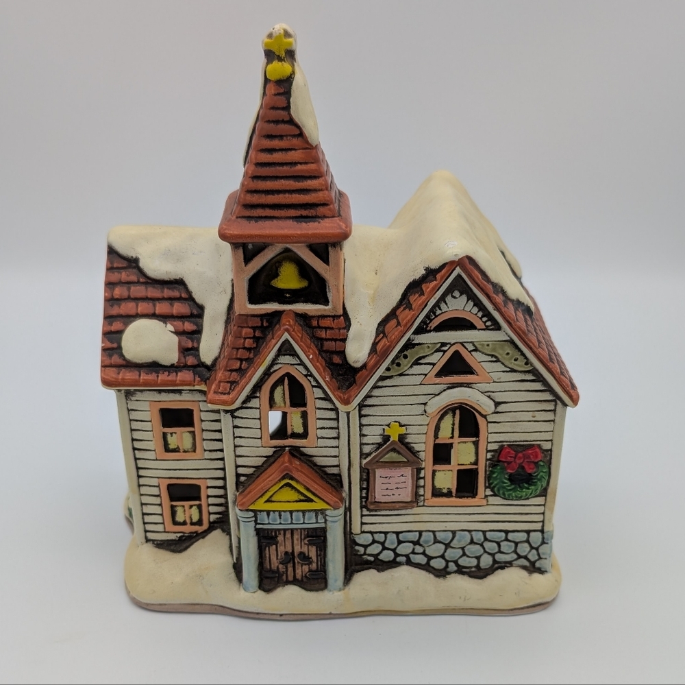 Vintage (1987) Lefton China Colonial Village Friendship Chapel